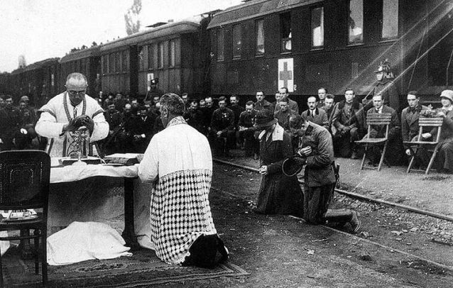 IV.Károly és Zita királyné ragaszkodott a miséhez, még útban Budapest felé is